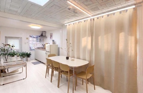 Dohwa-dong Apartment | New OPEN 서울 센트럴 공덕역 10번 출구 앞, 집전체 방2 거실 주방, 퀸 2개,싱글 2개
