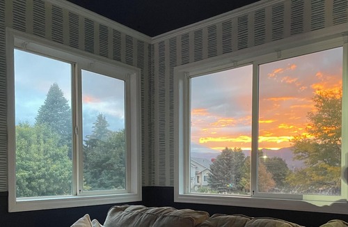 Briargate House | New! Private Home, Mountain Views, Hot Tub, AC, Dog Friendly, Trails, Backyard