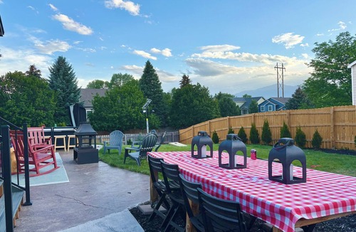 Briargate House | New! Private Home, Mountain Views, Hot Tub, AC, Dog Friendly, Trails, Backyard