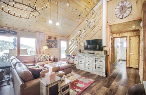 Saint Mary's Cabin | New Remodel! Cabin with Rocky Mountain Views! Venture Out, Relax in the Hot Tub!