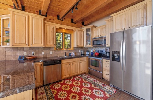 Valley of the Sun Cabin | New Rental! Pet Friendly 3 Bed/3Bath Cabin - Laughing Pines Lodge