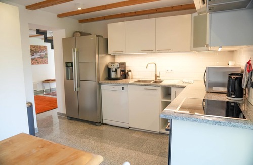 Regenhutte Apartment | Newly built loft with private outdoor seating area and balcony