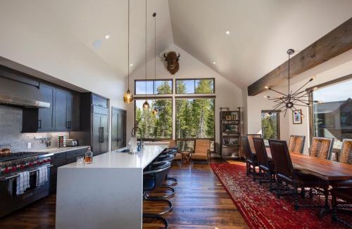 Peak 8 House | Newly built Luxury Home, 5-Star Finishes, SHUTTLE to slopes, backs to Breckenridge Nordic Center!