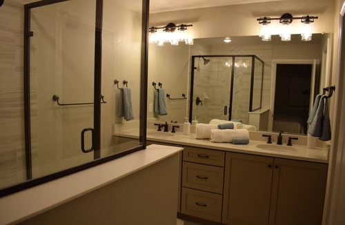 Cottonwood House | Newly built townhome-cozy and cute!
