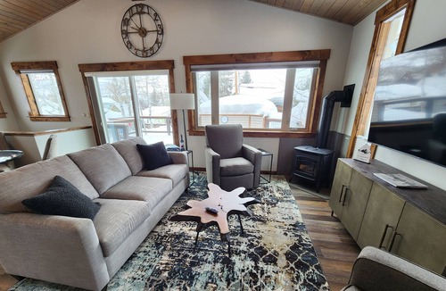 Old Town House | Newly remodeled Old town/2 King Suites Pet Friendly Deck/Grill EV/Carport