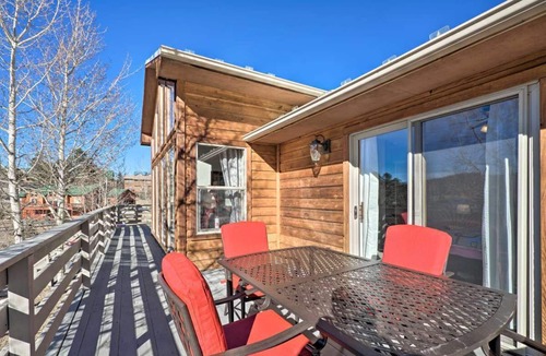 Woodland Park Cabin | Newly remodeled Mountain Cabin w/AC/Charis Bible College/AWM/Pikes Peak/King bed