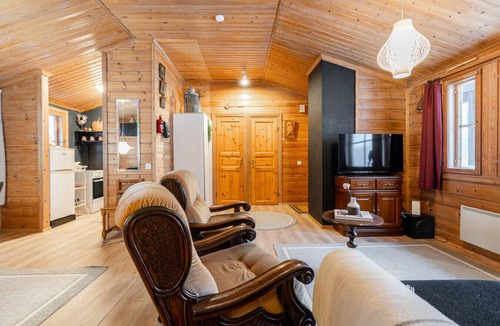 Muurame Apartment | Newly Renovated 2BR Cabin in Riihivuori