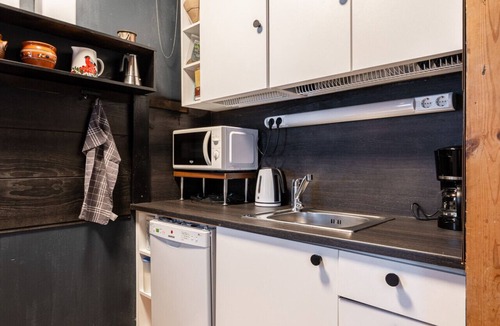 Muurame Apartment | Newly Renovated 2BR Cabin in Riihivuori