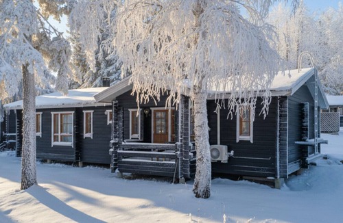 Muurame Apartment | Newly Renovated 2BR Cabin in Riihivuori