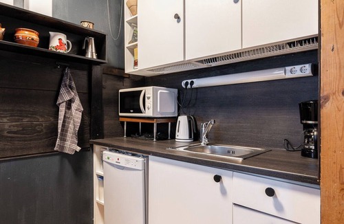 Muurame Apartment | Newly Renovated 2BR Cabin in Riihivuori