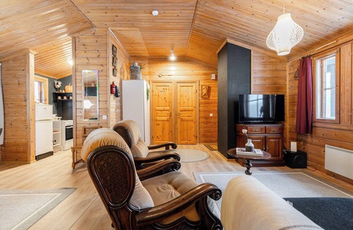 Muurame Apartment | Newly Renovated 2BR Cabin in Riihivuori