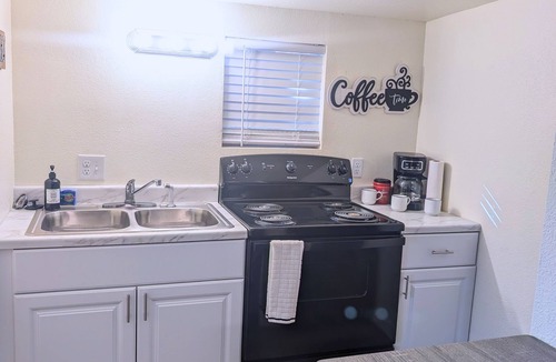 West Colorado Springs Apartment | Nice apartment with AC in comfortable Colorado Springs