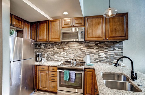 Lakeside Village Condo | Nicest 1Br Condo in Lakeside Village! Kids Ski Free