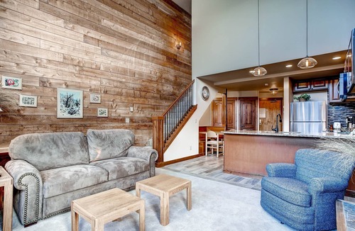 Lakeside Village Condo | Nicest 1Br Condo in Lakeside Village! Kids Ski Free