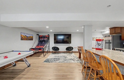 Gleneagle House | Northgate Haven Game Room, Views, Spacious, Modern & Convenient