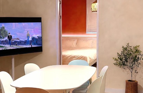 Jongno-dong Apartment | ntire House near Dongdaemun Naksan Park Cinema Room 6 Guests