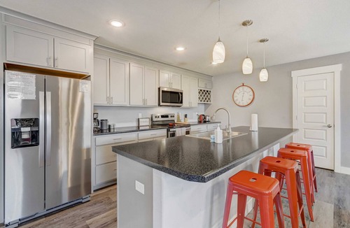 Colorado Springs Condo | OCC Retreat! Mtn Views AC Private Garage A+ Spot