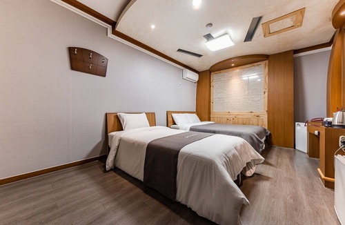 Okcheon Hotel | Okcheon Rivera