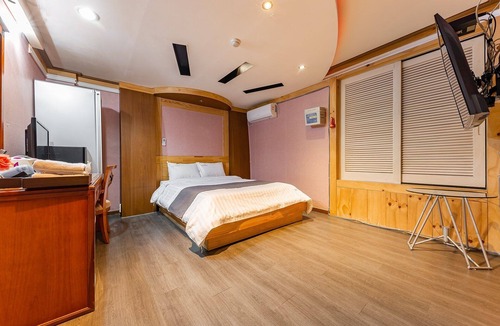 Okcheon Hotel | Okcheon Rivera