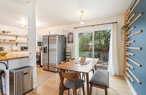 Northeast Colorado Springs House | Olympic City Gold! 3bd Central CoSprings Fun & Firepit Near Palmer Park, UCCS