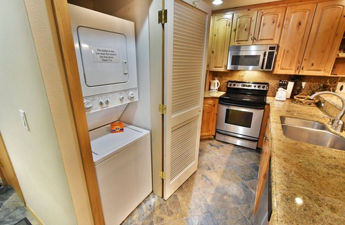 Mountain House Condo | On River Trail, End Unit! 2 Hot Tubs. Walk to Festivals, Dining, Activities