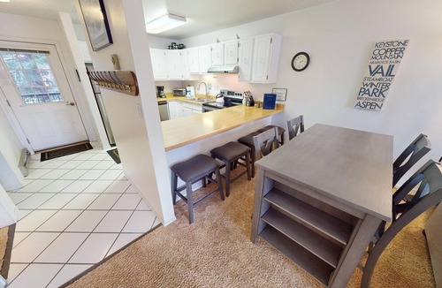 Mountain House Condo | On River Trail! Walk to Festivals, Dining, Shops. Hot Tub, Sauna!