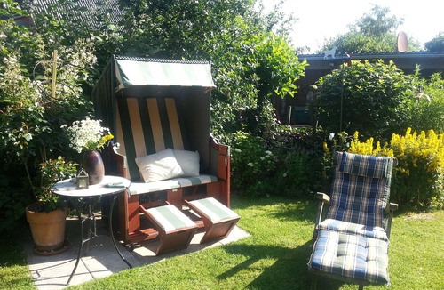 Osterhever House | Organic holiday home, idyllic garden. For you alone!