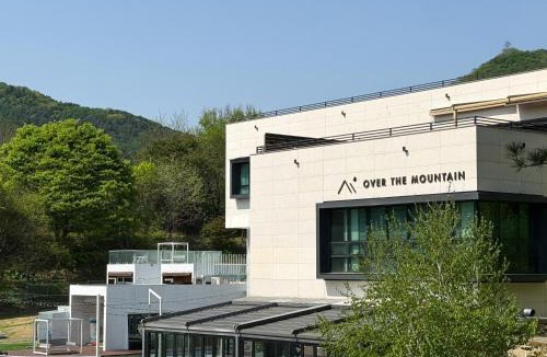 Sang Hotel | Over The Mountain
