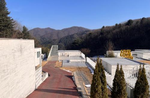 Sang Hotel | Over The Mountain