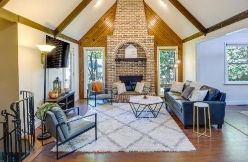 Overland Park House | Overland Park Home w/Fenced-In Yard & Gas Grill!