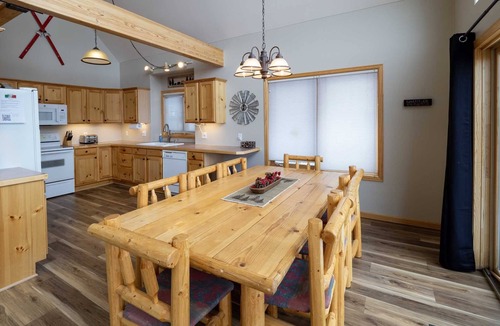 Innsbruck Val Moritz House | Overlook, gorgeous large home with Hot Tub and Pool Table, 5/3, near Granby Ranch - Sleeps 12