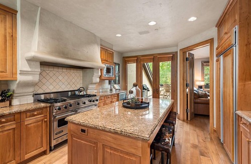Snowmass Village House | Owl Creek 04 | Ski-in, ski-out luxury townhome with private hot tub in Snowmass