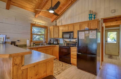 Pagosa Springs House | Pagosa Lakefront Home w/Hot Tub, A/C, & Canoe!