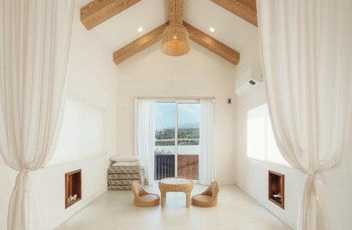 Aewol House | Palm Spa Pool Villa
