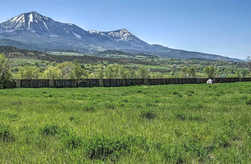 Paonia Apartment | Paonia Apartment w/ Deck + Stunning Mountain Views