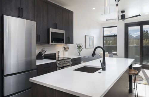 Breckenridge Condo | Park Ave Flat 15 | Luxury Condo & Minutes to Everything!