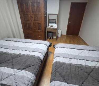 Suyeong-Gu Apartment | Park's Guesthouse B near Gwangalli beach in Busan