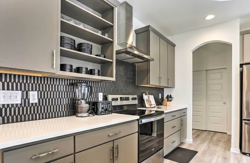 Parker House | Parker Townhome w/ Fireplace & Basement Bar!