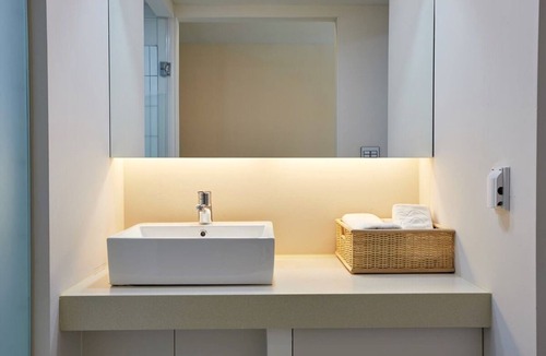 Seorak Hotel | Parotia Water House