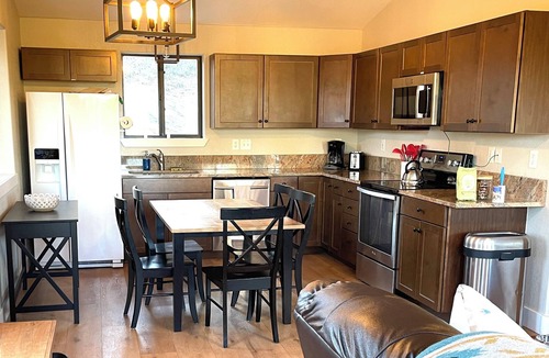Bailey Cabin | Peaceful 2-bedroom Pet-Friendly cabin in adorable Bailey for a cozy getaway
