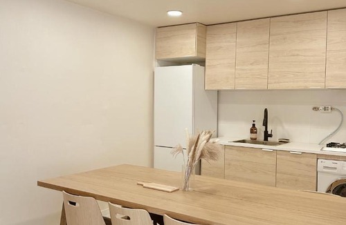 Songjung-dong Apartment | Peaceful 3BR Studio Near Miasageroi STN