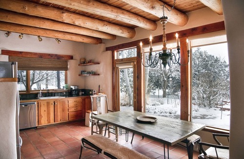 Valdez House | Peaceful Adobe home between Taos/TSV- Mountain Views, Hot Tub, Summer Garden