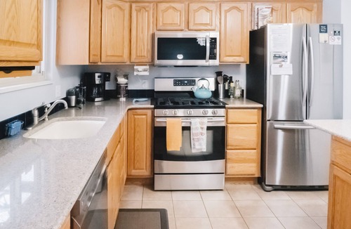 Eiber House | Peaceful Retreat for Non-Smokers. Quiet Location Between Red Rocks & Denver