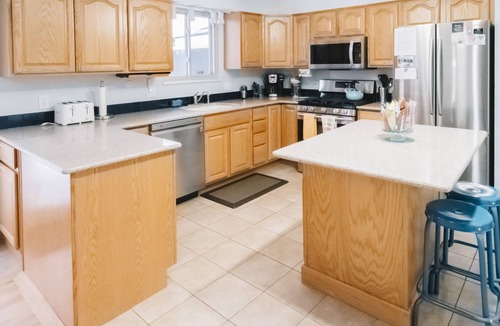 Eiber House | Peaceful Retreat for Non-Smokers. Quiet Location Between Red Rocks & Denver
