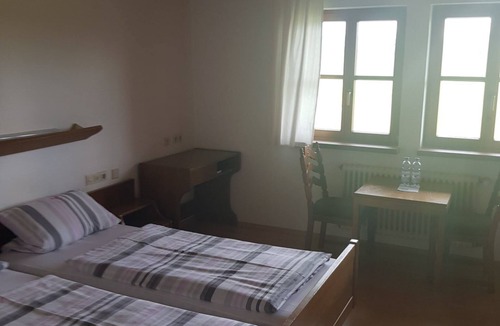 Ravensburg Bed & Breakfast | Pension- Rose + Monteueruntekunft mit 2 Gemeinschafts-küchen im Bodenseegebiet