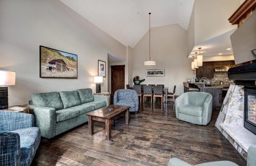 Peak 8 Apartment | Penthouse 4 Bedroom Condo at Base of Peak 8