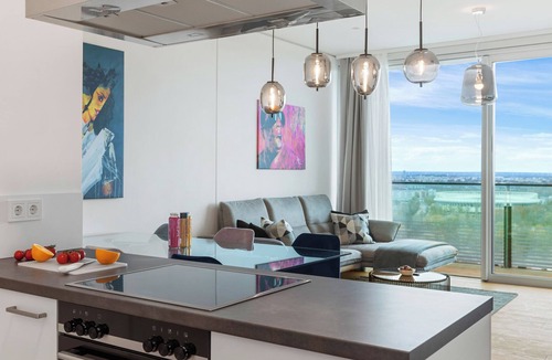 Erdberg Villa | Penthouse Apartment with Rooftop Pool