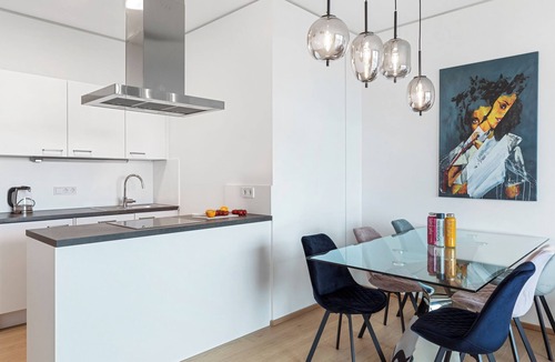 Erdberg Villa | Penthouse Apartment with Rooftop Pool