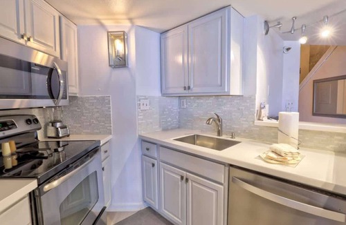 Copper Mountain Village Condo | Penthouse, Ski slope views, Walk to Slopes