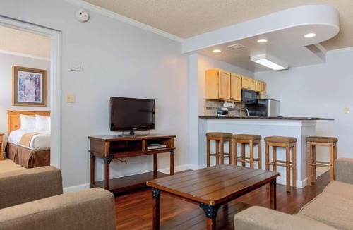 Steamboat Springs Hotel | Perfect Escape! Three Serene Rooms Close to Downtown | Indoor Pool